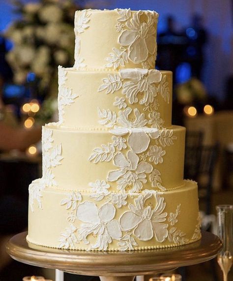 Wedding Cakes Yellow, Pale Yellow Wedding Cake, Pastel Yellow Wedding Theme, Yellow Wedding Cakes, Wedding Cake Yellow, Light Yellow Weddings, Pale Yellow Weddings, Yellow White Wedding, Wedding Sheet Cakes