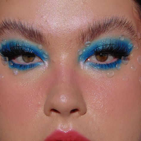 Lou on Instagram: “💧Water Droplets💧 Was inspired to use the resin as water drops from @elepeints ! PRODUCTS: Base: @danessa_myricks Prism FX hydrating…” The Marías, Danessa Myricks, Glamorous Makeup, Makeup Tattoos, Blue Eyeshadow, Water Droplets, Makati, Eyeshadow Looks, Creative Makeup