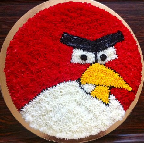 angry bird Angry Bird Cake Design, Bird Cake Design, Cream Cake Ideas, Cartoon Cake Ideas, Cake Ideas For Boys, Angry Birds Birthday Cake, Angry Bird Cake, Cartoon Birthday Cake, Angry Birds Cake