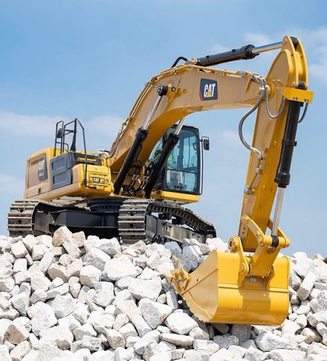 Caterpillar Bulldozer, Heavy Equipment For Sale, Cat Equipment, Id Photos, Excavator Buckets, Caterpillar Equipment, Cat Excavator, African House, Heavy Construction Equipment