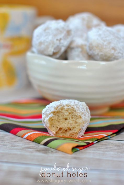 Powdered sugar donut holes are easy with this baked, not fried, recipe! Grab your family, these are ready in under 30 minutes! Shugary Sweets, Powdered Donuts, Pane Dolce, Sugar Donut, Donut Holes, Doughnut Recipe, Baked Donuts, Donut Recipes, Beignets