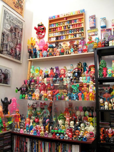 . Blind Box Toys Display, Toy Collector Room, Toy Collection Room Ideas, Amiibo Display, Toy Collection Room, Toy Collection Display, Otaku Room, Toy Display, Collectible Toys