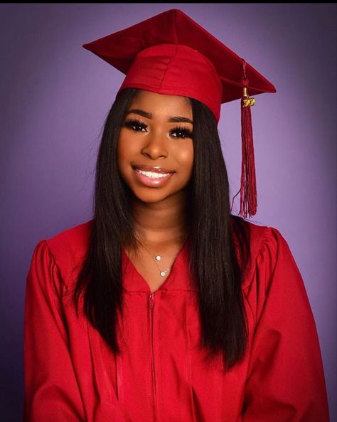 Grad Photos Makeup, Graduation Hairstyles Ideas, Hairstyles Ideas Black Women, Hair For Graduation, Senior Portraits Yearbook Makeup, Hairstyles Ribbon, Senior Yearbook Pictures, Senior Portraits Yearbook, Senior Pictures Hairstyles