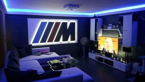 Car Room Ideas For Men, Bmw Room Decor, Bmw Garage Ideas, Guy Room Ideas, Bmw Garage, Hobby Room Design, Shed Homes Ideas, Serie Bmw, Automotive Furniture