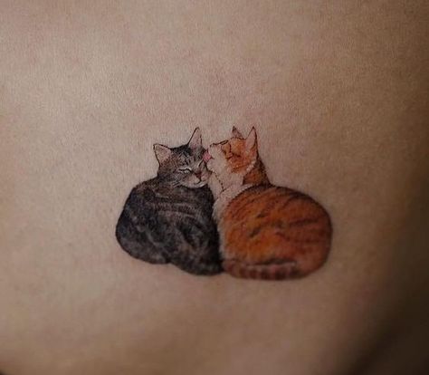 Tattoo Gato, See Tattoo, Cute Cat Tattoo, Tattoo Parlor, Cat Tat, Cat Tattoos, Cat Tattoo Designs, Minimalist Tattoos, Celtic Tattoos