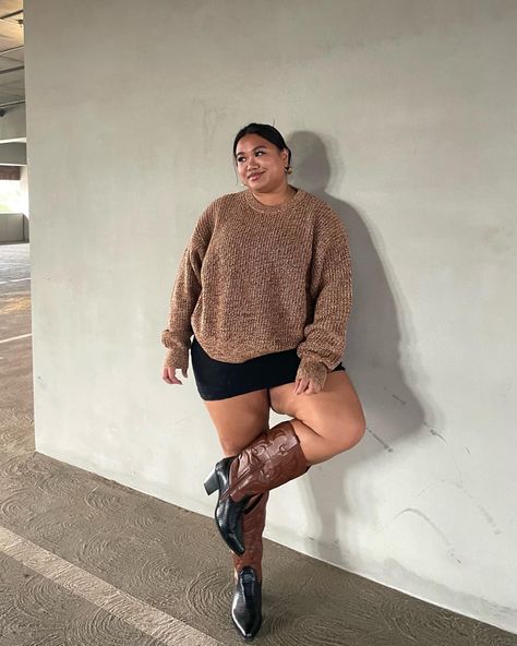 Everyday Outfits Plus Size Winter, Plus Size Outfit Inspo Winter, Plus Size Fashion Aesthetic Outfits, Fall 2023 Outfits Plus Size, Plus Size Fits Aesthetic, Plus Size Style 2023, Plus Size 2023 Fashion, Plus Size Boots Outfit, 2023 Plus Size Outfits