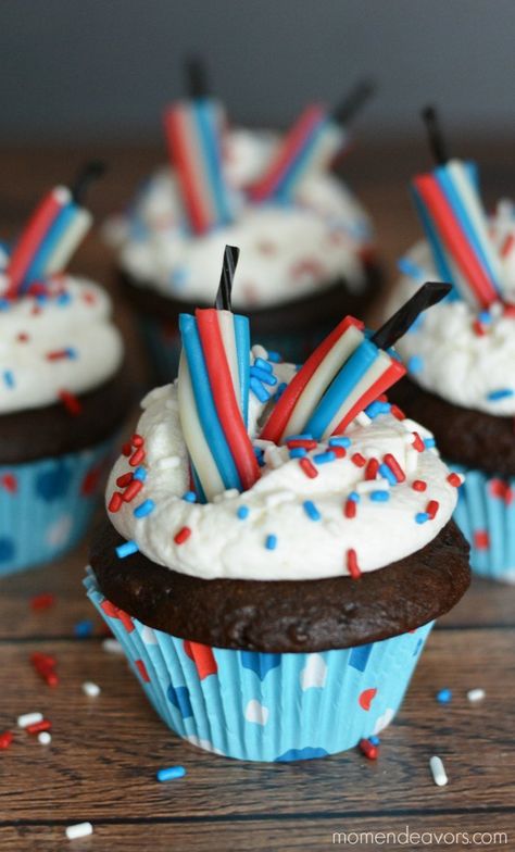 Firecracker Cupcakes, Patriotic Cupcakes, Patriotic Cake, Fourth Of July Cakes, Meals For Four, 4th Of July Cake, 4th Of July Desserts, Cheesecake Cupcakes, Fourth Of July Food