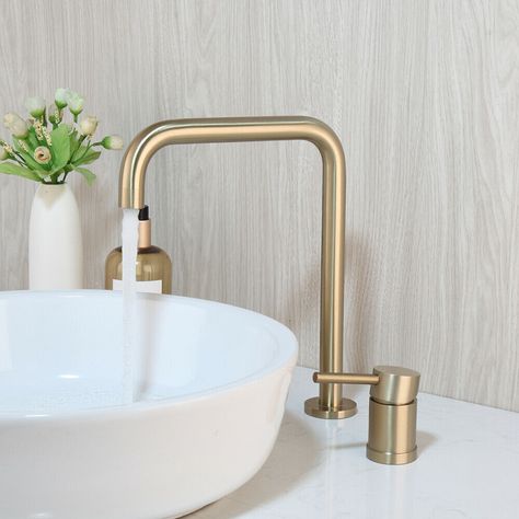 Sink With Gold Faucet, Brass Gold Bathroom Fixtures, Brass Finishes Bathroom, Bathroom Taps Ideas, Brush Brass Bathroom Fixtures, Gold Bathroom Taps, Gold Tap Bathroom Ideas, Gold Fittings Bathroom, Beige Bathroom With Gold Fixtures