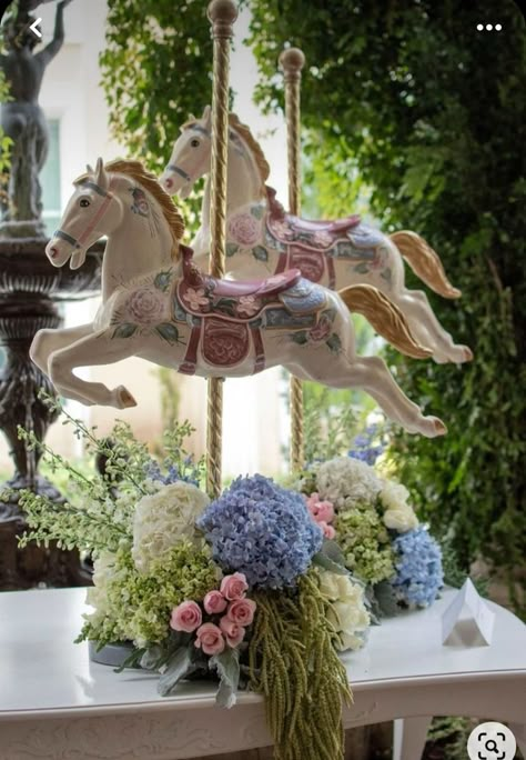 Pink And Green Baby Shower Ideas, Carousel Baby Shower Theme, Horse Baby Shower Ideas, Pastel Baby Shower Ideas, Baby Shower Flower Arrangements, Whimsical Baby Shower Ideas, Baby Shower Elegante, Parisian Baby Showers, Horse Baby Shower