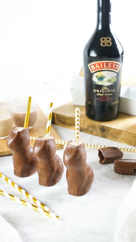 Bailey’s Chocolate Bunny Cocktail | Wishes and Dishes Hollow Chocolate Bunny Drinks, Chocolate Easter Bunny Cocktail, Chocolate Bunny Cocktail, Easter Bunny Drinks, Easter Alcoholic Drinks, Bunny Cocktail, Cinnamon Garden, Easter Drinks, Holiday Cooking Recipes