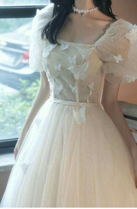 Vestidos Elegantes Aesthetic, Butterfly Dress Aesthetic, Butterfly Dress Prom, Butterfly Dress Gowns, Cute Dress Aesthetic, Prom Dress Butterfly, Enchanted Prom Dress, Butterfly Inspired Dress, Cottage Core Prom Dress