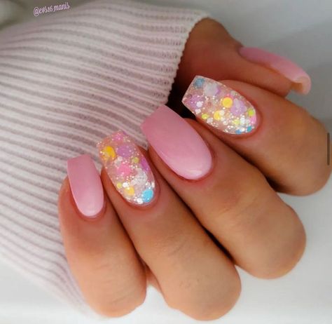 21 Adorable Easter Nail Designs for Spring 2024 Summer Gel Nails Glitter, Easter Themed Nails, Fruit Nail Art, April Nails, Easter Nail Designs, May Nails, Sparkle Nails, Trendy Nail Design, Easter Nails