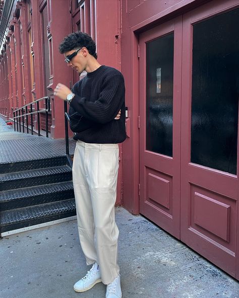 Mens Pleated Pants Outfit, Oversized Trousers Outfits Men, Wide Pleated Pants Outfit Men, Men’s Wide Leg Pants Outfit, Oversized Khaki Pants Outfit Men, Pleated Pants Outfit Men, Ga Outfits, Men’s Wide Leg Trousers Outfit, Baggy Wear