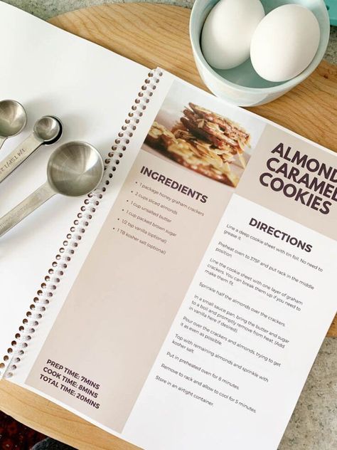 Make A Recipe Book, Own Recipe Book, Recipe Book Design, Diy Cookbook, Recipe Book Diy, Family Recipe Book, Recipe Book Templates, Cookbook Design, Cookbook Template