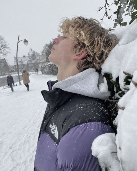 Aesthetic Guys Blonde, Blonde Hair Guy Aesthetic, Finn Aesthetic, Suburban Legends, Blonde Boy Aesthetic, Christmas Edit, Blake And Ryan, Winter Blonde, Men Blonde Hair