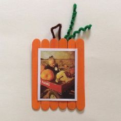 The kids will love making this Craft Stick Pumpkin Frame and attaching their favorite Fall or Halloween picture. Hang for all to see. Halloween Picture Frames, Craft Frame, Thanksgiving Crafts Preschool, Halloween Kindergarten, Picture Frame Crafts, Pumpkin Pictures, Thanksgiving Pictures, Thanksgiving Preschool, Halloween Classroom