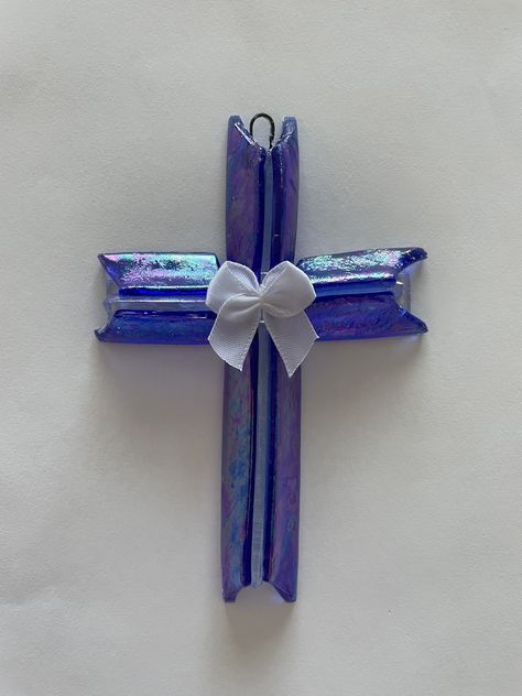 Designed by Annie Dotzauer this ornament was made with cut glass. Fused Glass Christmas, Glass Cross, Glass Fusing, Christmas Cross, Fused Glass, Fine Art, Glass, Christmas