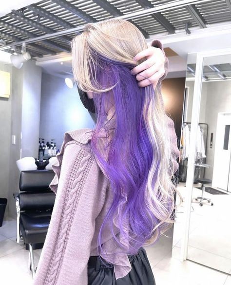 White Hair With Purple Underneath, Cool Hair Bleach Ideas, Platinum And Blue Hair, Purple And Platinum Hair, Unnatural Hair Color Ideas, White And Purple Hair, Cute Hair Color Ideas, Purple And White Hair, Blonde And Purple Hair