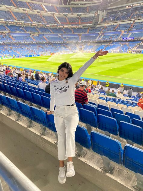 Real Madrid Wags, Real Madrid Outfit Women, Real Madrid Shirt Outfit, Real Madrid Dress, Real Madrid Jersey Outfit, Real Madrid Outfit, Real Madrid T Shirt, Real Madrid Girl, Real Madrid Aesthetic