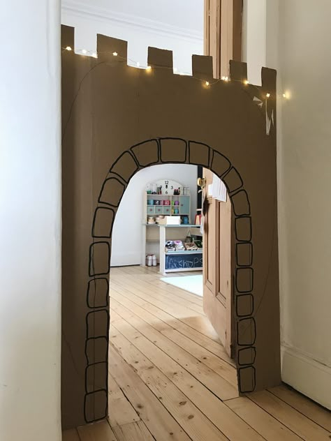 Easy-Peasy DIY Castle Entrance – The Bear & The Fox Diy Castle, Prison Break, Toddler Fun, Toddler Learning Activities, Reggio Emilia, Kid Activities, Cardboard Crafts, Toddler Learning, Infant Activities