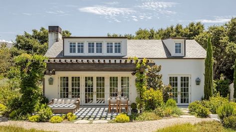 Wicker Daybed, Montecito California, Bedroom Photography, One Bedroom House, Bar In Casa, Outdoor Stove, Gwyneth Paltrow, Wine Room, Stay The Night