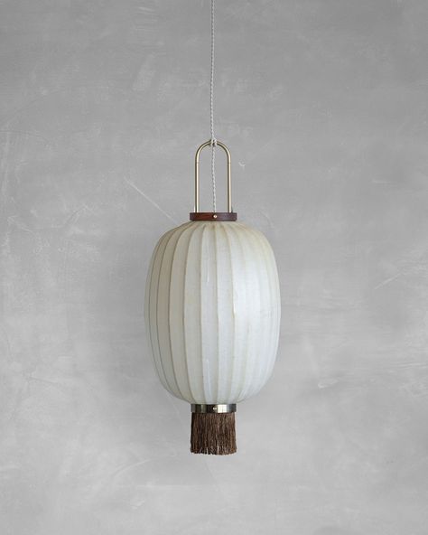 Taiwan-Lantern: Jin, oval shape Taiwan Lantern, Traditional Lanterns, Bamboo Crafts, How To Make Lanterns, Metal Welding, Tung Oil, Asian Design, Bamboo Frame, Handmade Porcelain