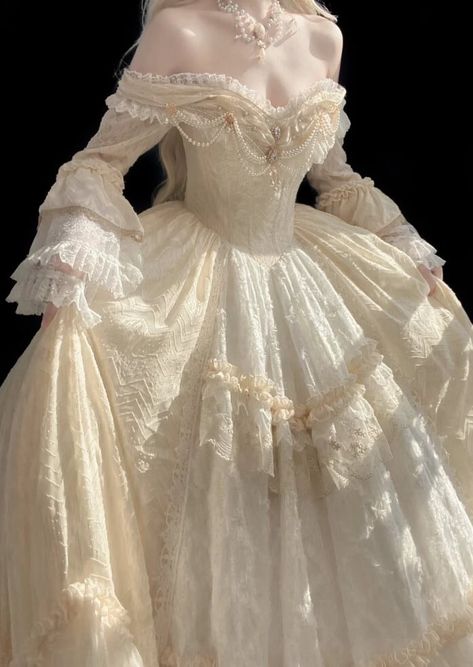 Istoria Modei, Gaun Abad Pertengahan, Old Fashion Dresses, Fantasy Dresses, Dream Wedding Ideas Dresses, Fantasy Gowns, Fairytale Dress, Fantasy Dress, Glam Dresses