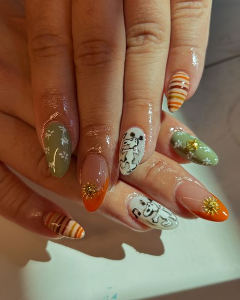 snoopy nails ?! >o< I love these so much!! the cutest fall nails 🍂🧶🐶🐾 #gelx #snoopy #snoopynails #nailart #nailinspo #fallnails #cutenails Snoopy Nails Fall, Snoopy Thanksgiving Nails, Snoopy Fall Nails, Snoopy Nails, Fall Thanksgiving Nails, Cute Nails For Fall, Thanksgiving Nails, Snoopy Christmas, Fall Nails