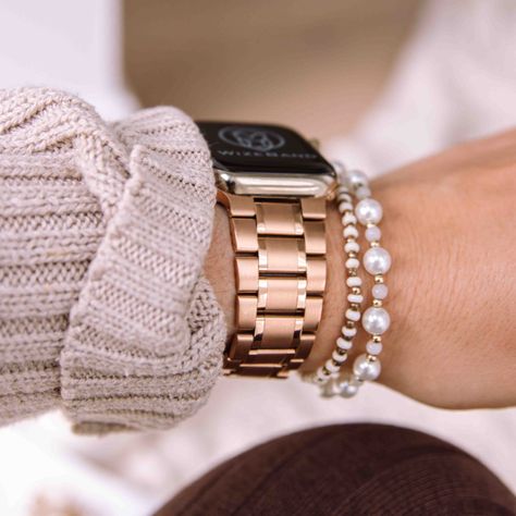 Elevate your style with our stunning wrist watch collection! ⌚✨ Click the link to explore a variety of elegant timepieces that perfectly blend fashion and functionality. Whether you’re looking for a classic design or a modern smartwatch, we have something for everyone. Don’t miss out—find your perfect wrist watch today! 😆😺 Apple Watch Metal Bands Women, Metal Apple Watch Band Women, Apple Watch And Bracelet Stack, Rose Gold Apple Watch Band Ideas, Apple Watch Straps Women, Apple Wrist Watch, Watch And Bracelets, Love Presents, Mother Hood