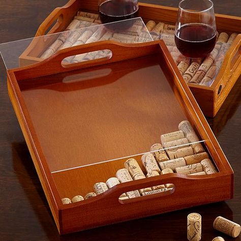 Great shower or wedding gift idea! Cork Tray, Diy Cork, Wine Cork Projects, Wine Cork Diy, Wine Cork Art, Cork Projects, Wooden Trays, Wine Bottle Corks, Wine Craft