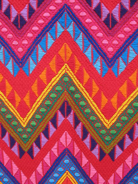 Ethnic glory - cute background for whatever chevron Arte Popular, Color Textures, الرسومات اللطيفة, Textile Patterns, Textile Prints, Textures Patterns, Colourful Fabrics, Guatemala, Pattern Art