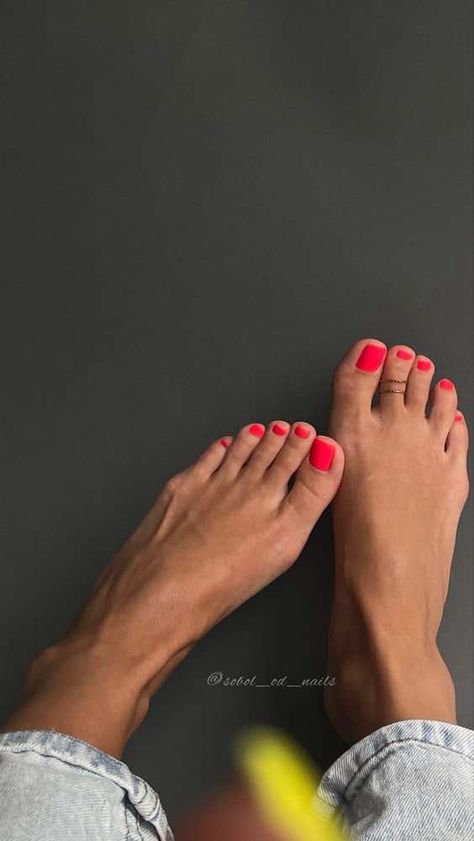 30+ Summer Pedicure Ideas - Life with Mar Pedicure Art Designs, Vacation Toe Nails Pedicures, Maroon Pedicure, August Pedicure Colors, September Pedicure Colors, Thai Nails, Colorful Pedicure, Vacation Pedicure Ideas, Pedicure Fall