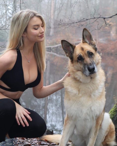 Lucy Robson, Shepherd Dog, German Shepherd, Pet Birds, Famous People, Best Dogs, Cosplay Costumes, Two Piece Skirt Set, Celebrities