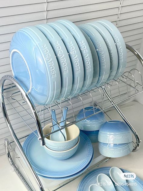 Beautiful Kitchenware, Kitchen Decor Collections, Kitchen Ideals, Rustic Bathroom Designs, Quirky Decor, Cute Kitchen, Cool Kitchen Gadgets, Blue Kitchens, Dream House Interior