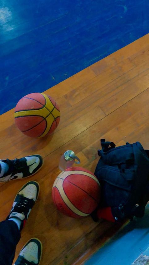 Basketball Snapchat Story, Basketball Fake Story, Fake Basketball Snap, Basketball Training Aesthetic, Basketball Instagram Story, Basketball Snapchat, Gym Balls, Basketball Snap, Basketball Trophies