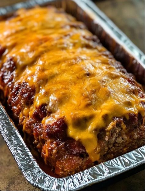 Health meal, low carbs meals, keto meal Cheesey Meatloaf, Southern Style Meatloaf, Meatloaf Recipe With Cheese, Southern Meatloaf, Cheesy Meatloaf, Hamburger Meals, Cheese Stuffed Meatloaf, Classic Meatloaf Recipe, Classic Meatloaf