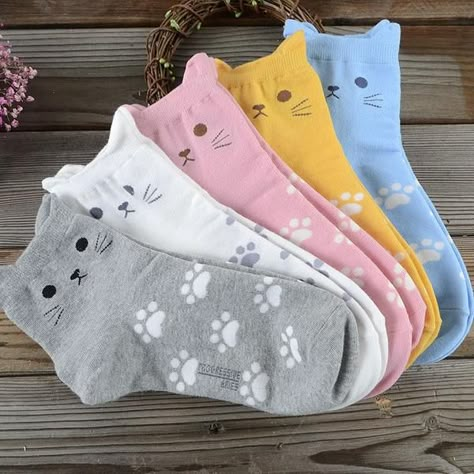 Japanese Fashion Harajuku, Cat Footprint, Women Socks Fashion, Funky Clothes, Soft Socks, Tom Y Jerry, Sock Outfits, Cat Socks, Dog Socks