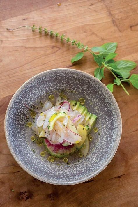 Sea Bass Crudo, Sea Bass Ceviche, Best Ceviche Recipe, Raw Fish Recipes, Peru Food, Mexican Ceviche, Sea Bass Recipes, Salmon Tartare, Sushi Menu