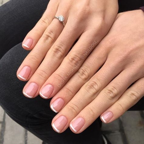 Very Short French Nails, Short French Manicure, Rounded Stiletto Nails, Short French Nails, Natural Acrylic Nails, Sns Nails, French Manicure Nails, Manicure Gel, Shellac Nails