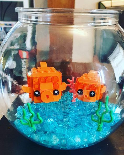 Lego Goldfish Bowl, Lego Fish Bowl, Lego Apartment Ideas, Lego Goldfish, Cute Lego Sets Aesthetic, Aesthetic Lego Sets, Cute Legos, Lego Fish Tank, Aesthetic Legos