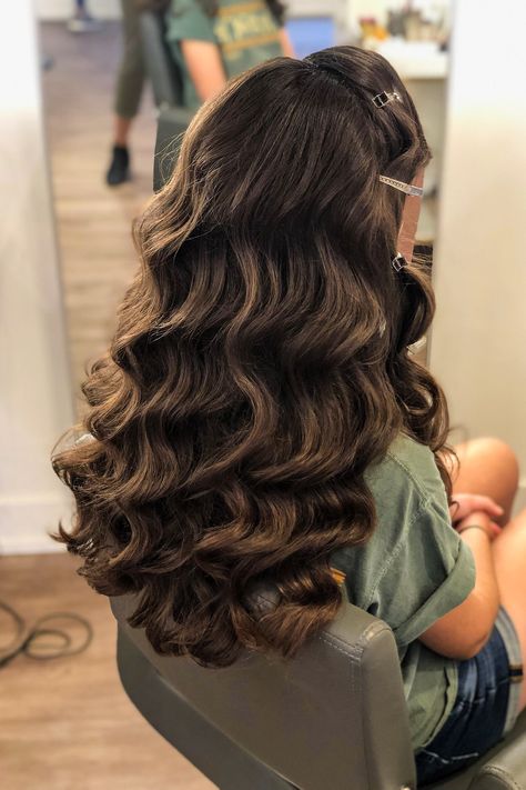 classic + timeless hollywood waves hairstyle for long hair | hairstyle by goldplaited Hollywood Waves Hairstyle, Waves Hairstyle, Hairstyle For Long Hair, Prom Hairstyle, Hollywood Hair, Long Face Hairstyles, Face Shape Hairstyles, Hollywood Waves, Peinados Fáciles Para Cabello Corto