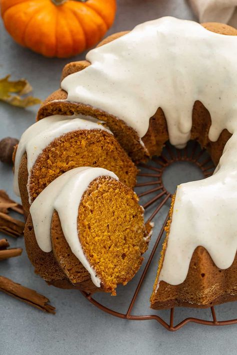 Pumpkin Bundt Cake Recipes, Pumpkin Pound Cake, Pumpkin Bundt, Cream Cheese Frosting Cake, Pumpkin Bundt Cake, Cake Frosting Recipe, Pumpkin Spice Cake, Cake With Cream Cheese Frosting, Cream Cheese Frosting Recipe