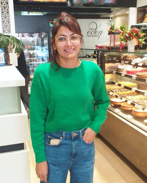 Sriti Jha was spotted at #DalesEdenCakeShop grabbing her favourite treats. It was a pleasure to serve such a talented and amazing personalities. We wish to see you again soon. Order Online Now on https://linktr.ee/daleseden Delivery Partners 🛵 Zomato Swiggy #sritijha #khatronkekhiladi12 #jhalakdikhlajaa10 #kumkumbhagya #televisionstar #actor #actress #model #influencer #youngstar #fashionista #cake #celebrations #sweetdelight #fashioninfluencer #influencerstyle #fashionistastyle #sweettreats Fashionista Cake, Model Influencer, Sriti Jha, See You Again Soon, Kumkum Bhagya, Dresses Traditional, Indian Dresses Traditional, Sweet Delights, See You Again