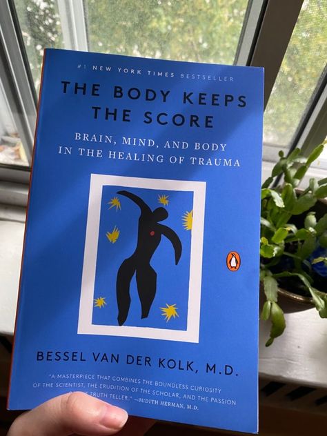 The Body Keeps The Score, Bessel Van Der Kolk, Empowering Books, Healing Books, Best Self Help Books, Books To Read Nonfiction, 100 Books To Read, Self Development Books, Unread Books