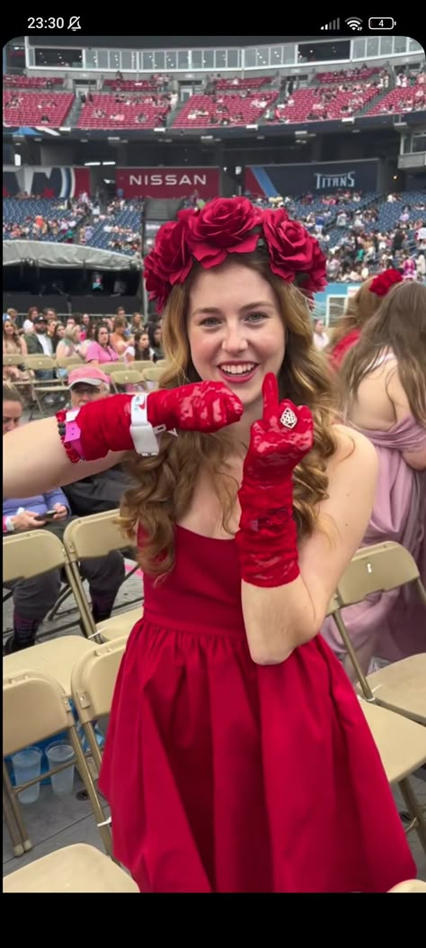 Red Dress Taylor Swift Outfit, Ts Red Era, Taylor Swift Flower Dress Eras Tour, Taylor Swift Red Music Video Outfits, Eras Tour Outfits Red Dress, Two Person Eras Tour Outfits, Taylor Swift Halloween Costumes Ideas, Taylor Swift Music Video Costumes, Red Costume Taylor Swift