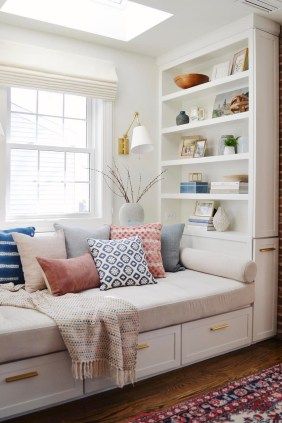 Window Seat Design, Home Office/guest Room, Murphy Bed Ikea, Bedroom Seating Area, Corner Seating, Storage Bench Seating, Bedroom Seating, Window Seat, Daybed