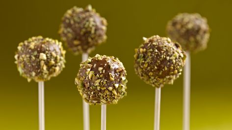 Pistachio Cake Pops, Pistachio Cream, Pistachios Nuts, Pig Roast, Pistachio Cake, Cake Pop Recipe, Take The Cake, Cake Balls, Baking Tins