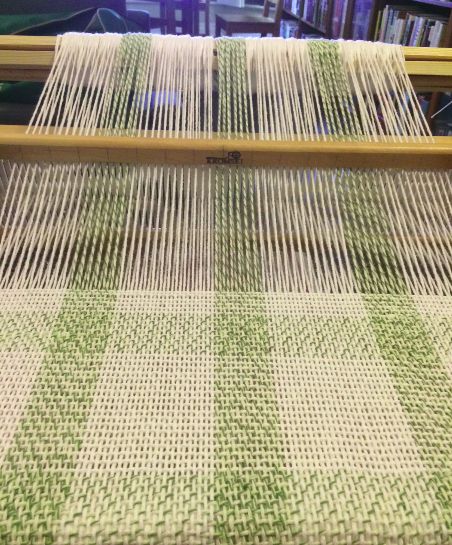 Magniloquent's Warped World: Project: Fabulous easy cotton tea towels Diy Key Fob, Beginning Sewing, Rigid Heddle Weaving Projects, Rigid Heddle Weaving Patterns, Sewing Pattern Book, Weaving Loom Projects, Rigid Heddle Weaving, Weaving Tutorial, Heddle Loom