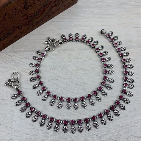 Oxidised Silver Payal, Oxidised Silver Anklets, Mettelu Designs Silver South Indian, Anklets Indian Silver Simple, Oxidised Anklets, Antique Anklets, Colorful Anklets, Pure Silver Jewellery Indian, Antique Silver Anklet