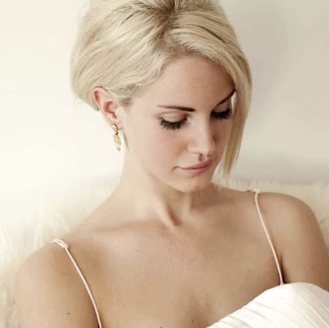 Lizzy Grant, Lana Del Rey, Blonde Hair, A Woman, Blonde, Tumblr, Hair, White